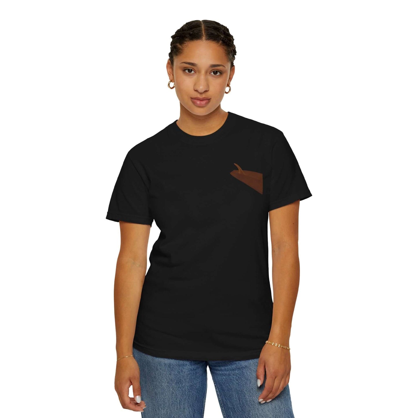 Black personalized t-shirt with a brown pocket design, modeled by a young woman.