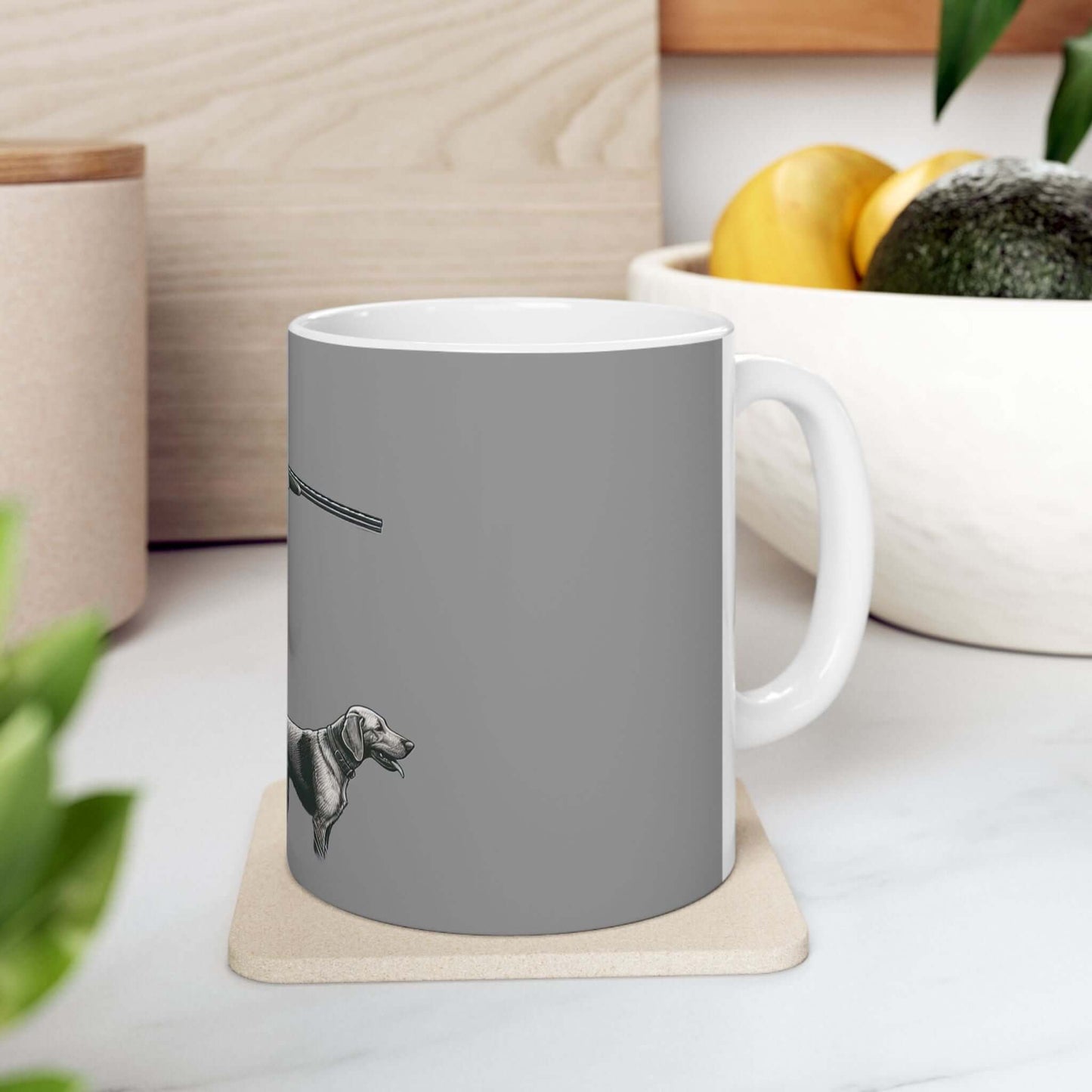 Personalized gray hunting mug featuring a dog design, perfect for coffee lovers and outdoor enthusiasts.