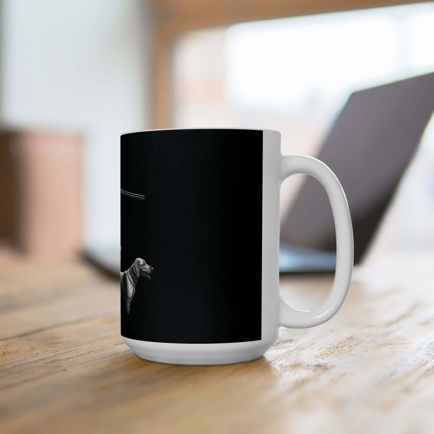 Personalized black hunting mug featuring a stylish dog design, perfect for coffee lovers and outdoor enthusiasts.