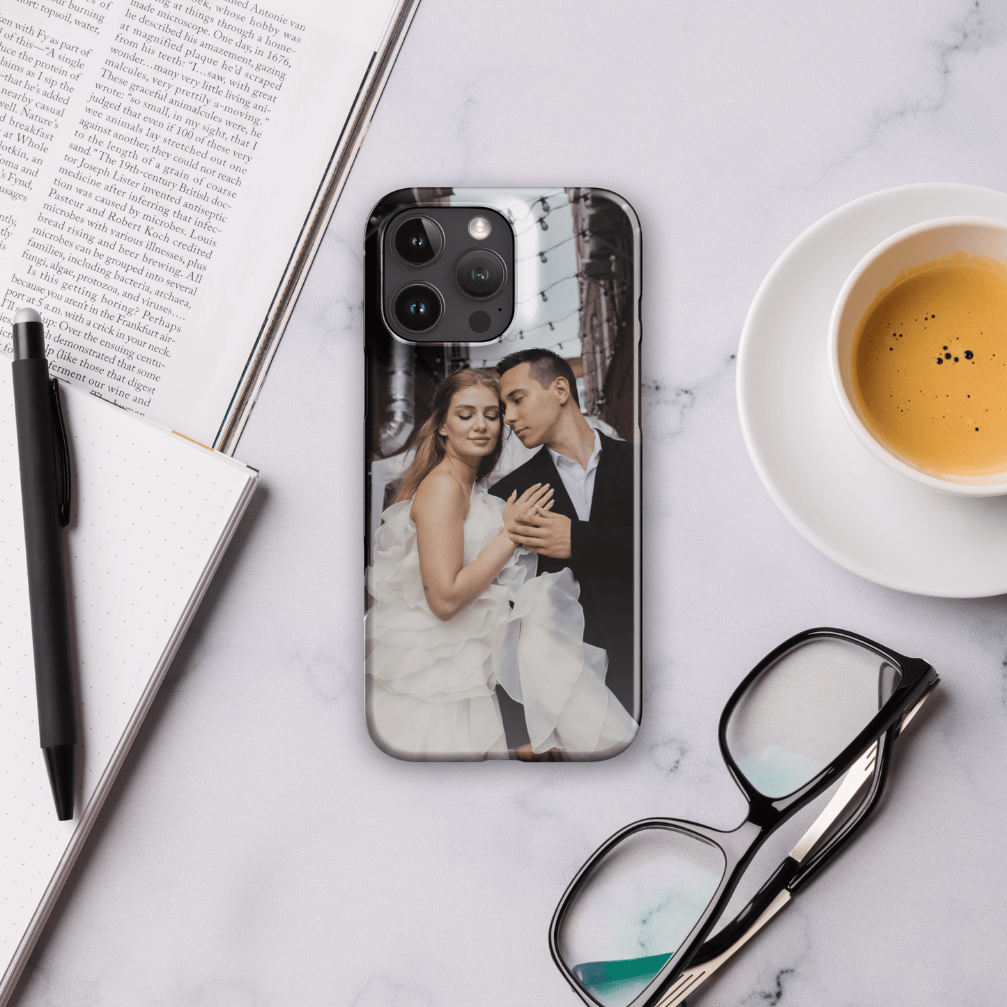 Custom iPhone case featuring a couple sharing a moment, showcasing personalized style and memorable photography.