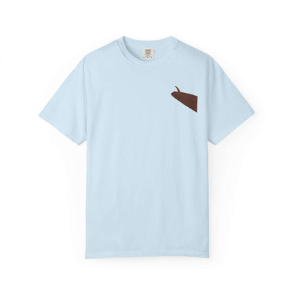 Light blue personalized T-shirt featuring a surfboard design, perfect for summer and ocean lovers.